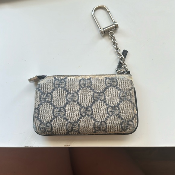 Gucci Accessories - Gucci key/ card holder